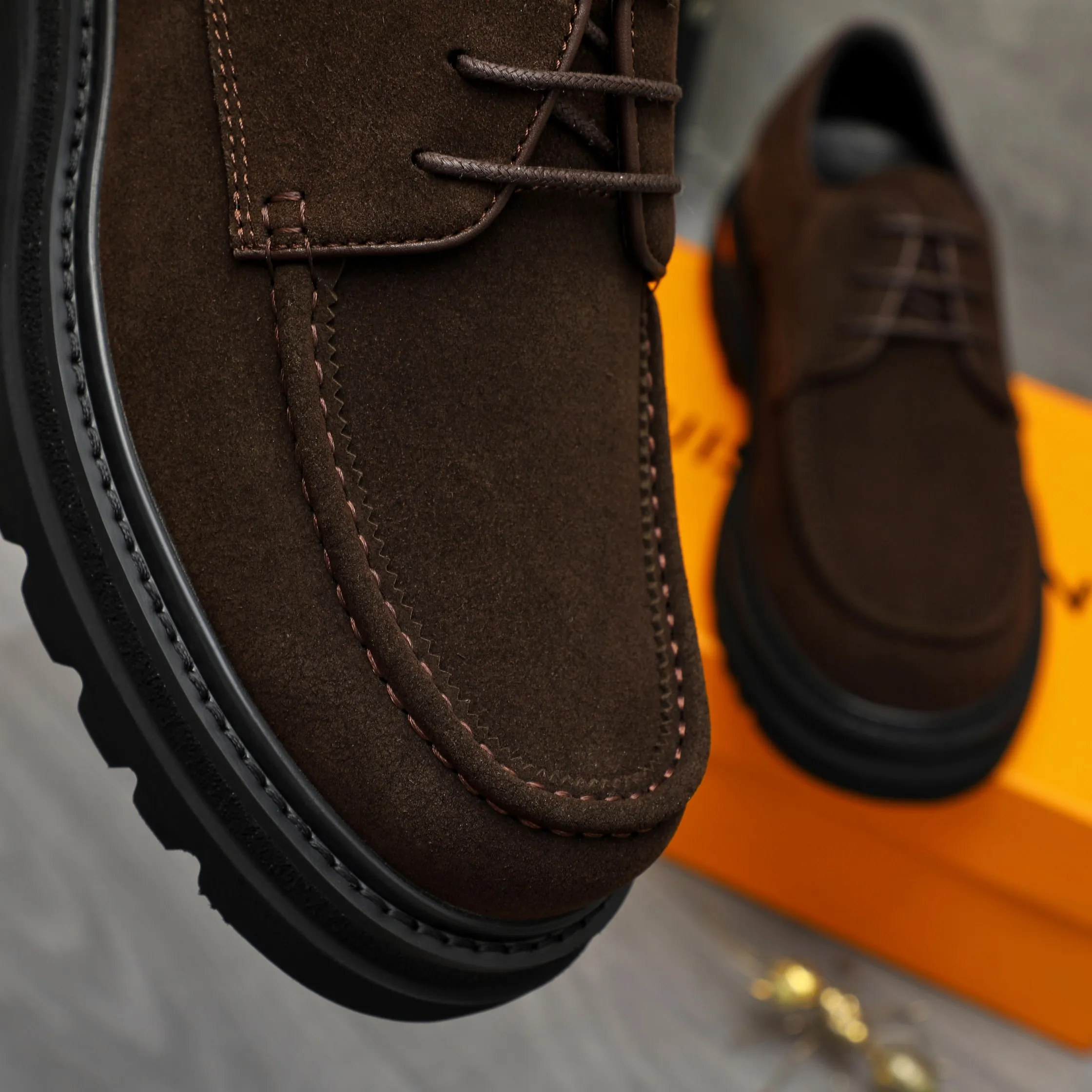 Men's shoes 💰620 Product trademark: LV "Louis Vuitton" business casual lace-up leather shoes Regular size: 37-46 Product materials: Selected high-quality frosted cowhide upper, pigskin lining, rubber outsole